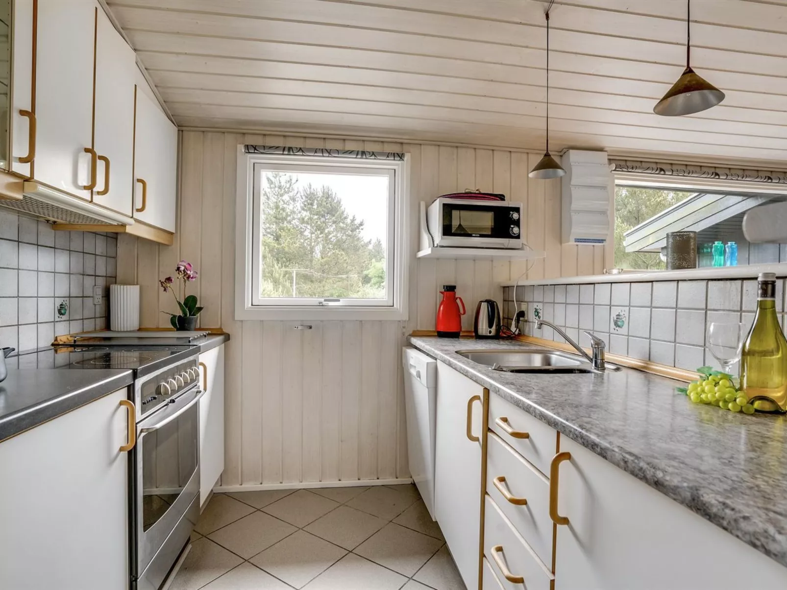 "Roald" - 2.2km from the sea-Binnen