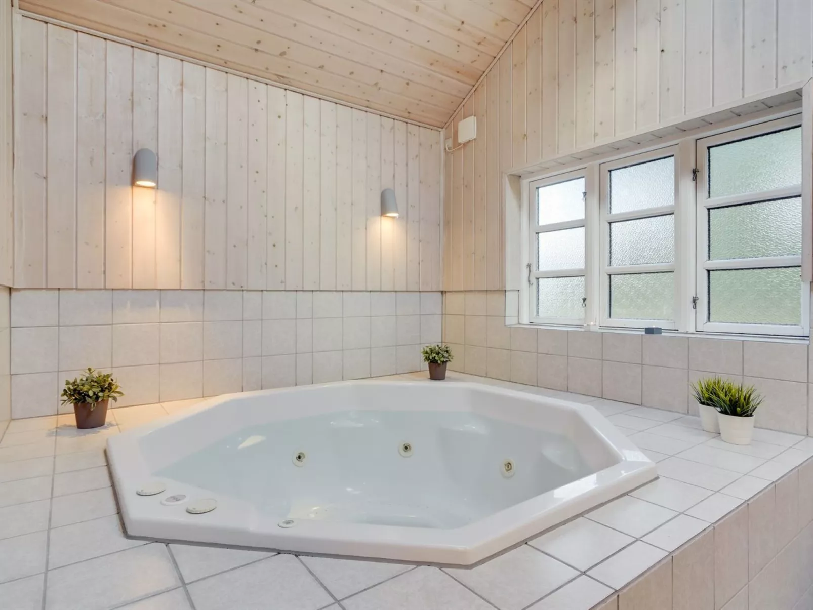 "Heralda" - 3.3km from the sea-Binnen