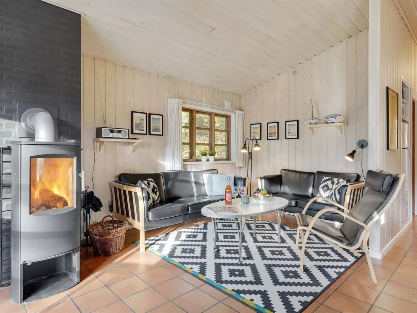 "Heralda" - 3.3km from the sea-Binnen