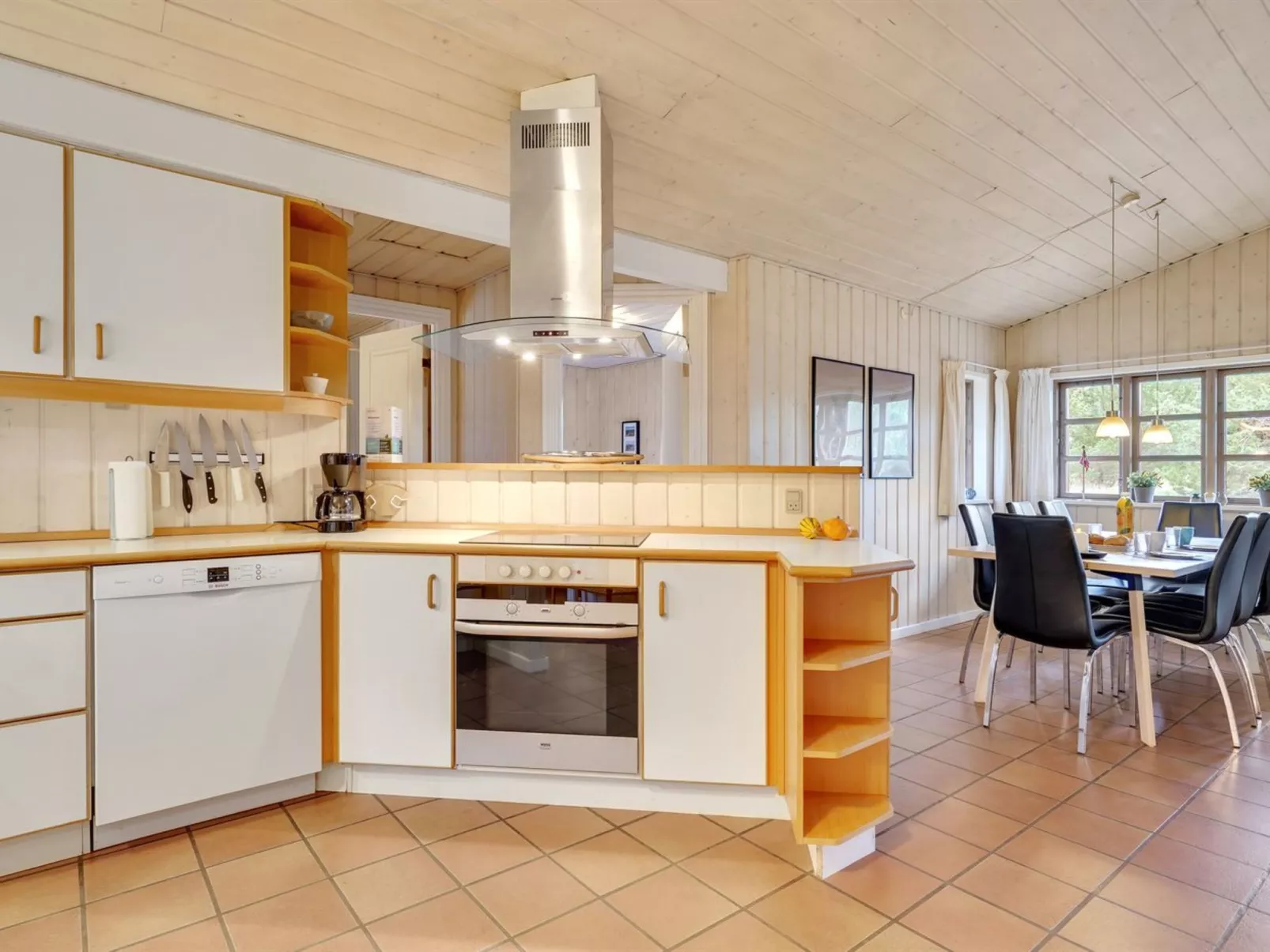 "Heralda" - 3.3km from the sea-Binnen