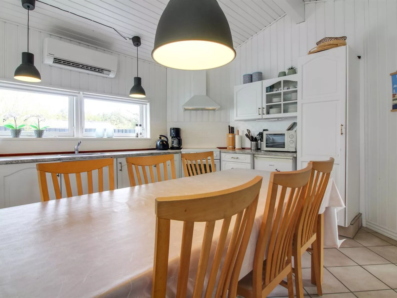 "Henryette" - 200m from the sea-Binnen