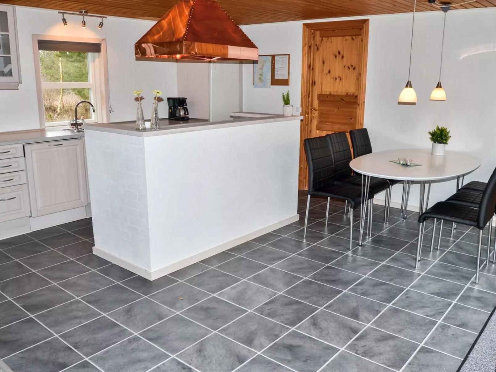 "Troen" - 3.8km from the sea-Binnen