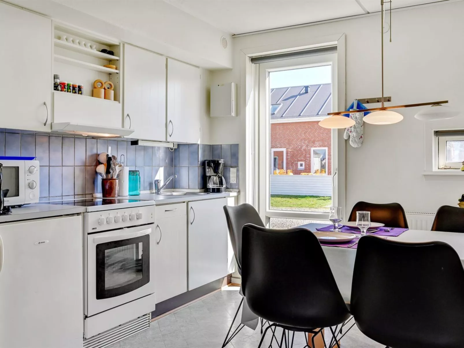 "Odger" - 2.3km from the sea-Binnen