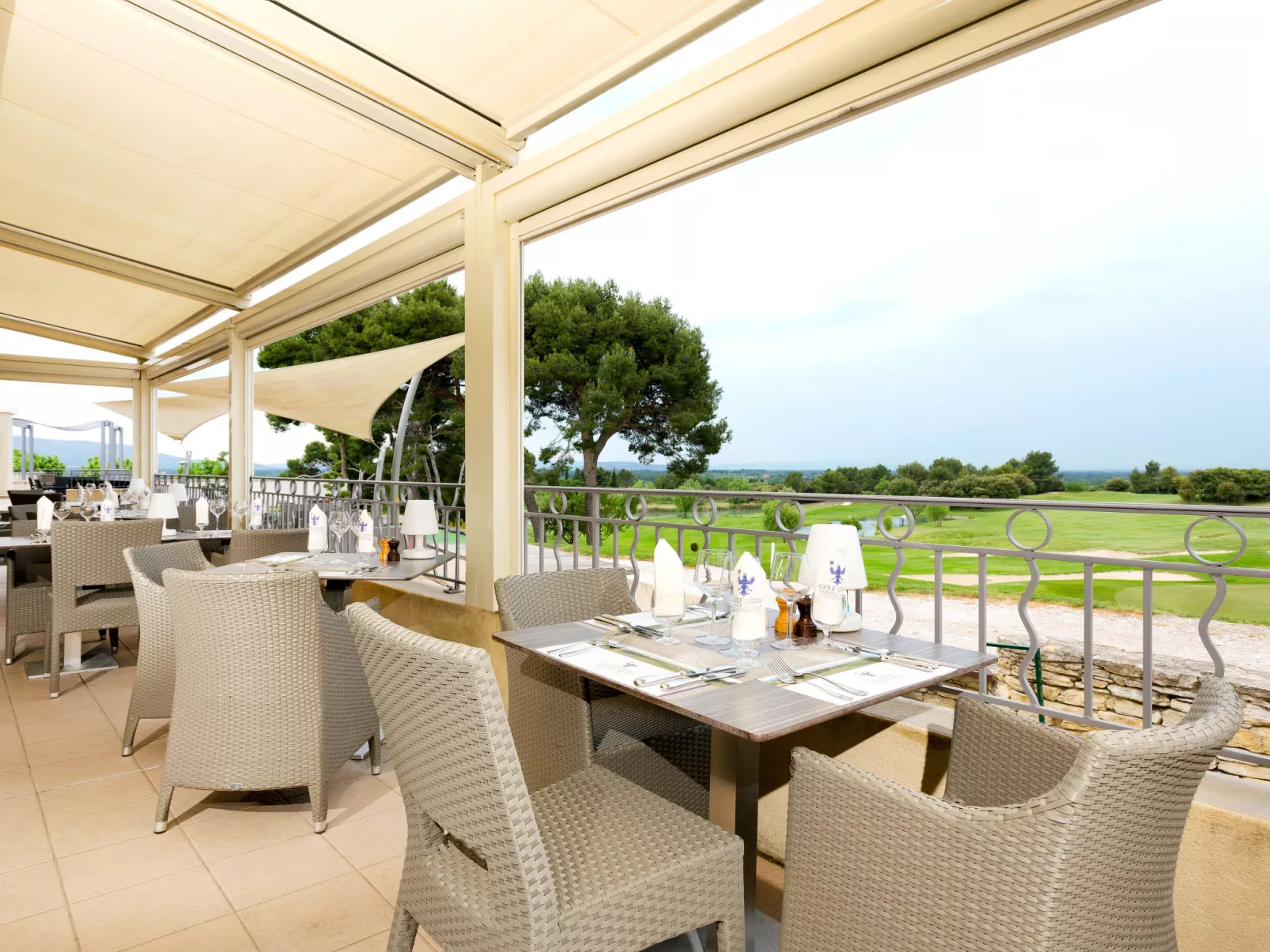 Provence Country Club-Binnen