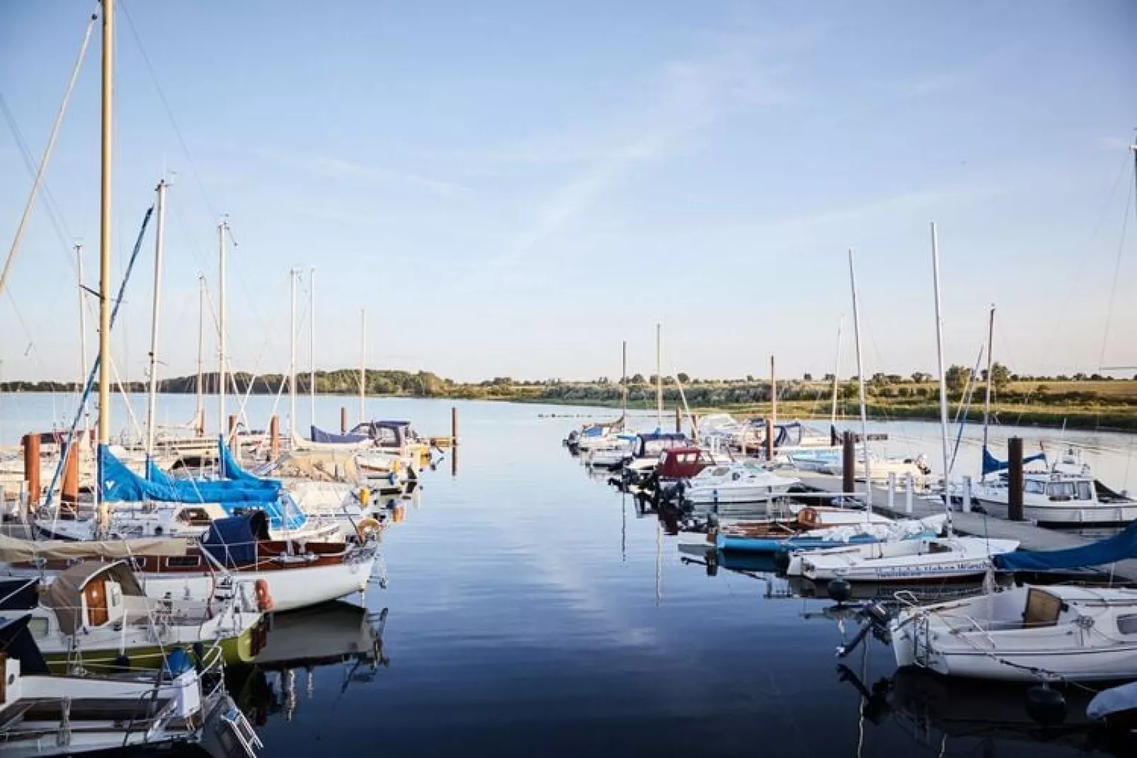 Bades Huk Hohenkirchen-2 Schlafzimmer-Gebieden zomer 1km