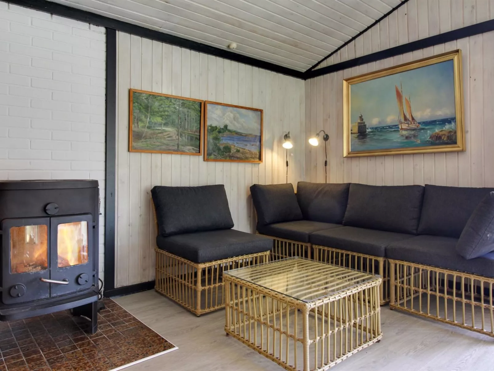 "Biergh" - 600m from the sea-Binnen