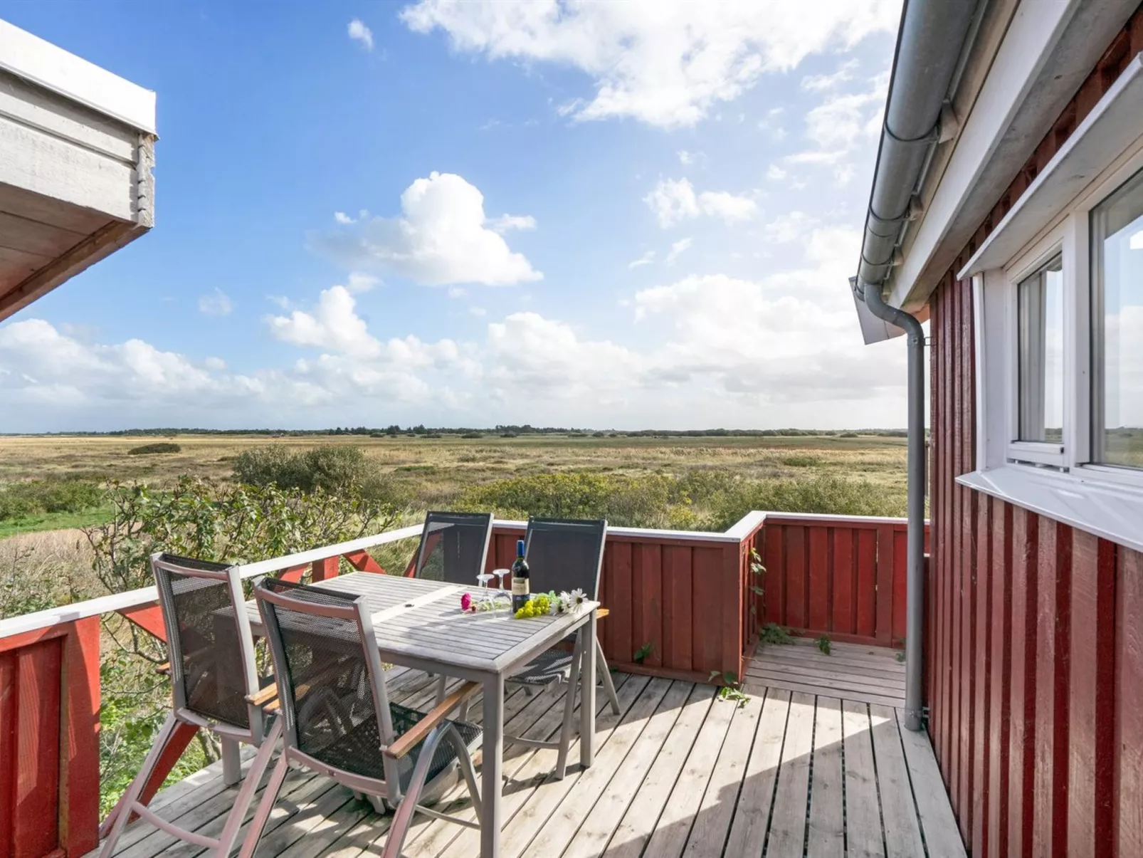 "Mortensen" - 350m from the sea-Buiten