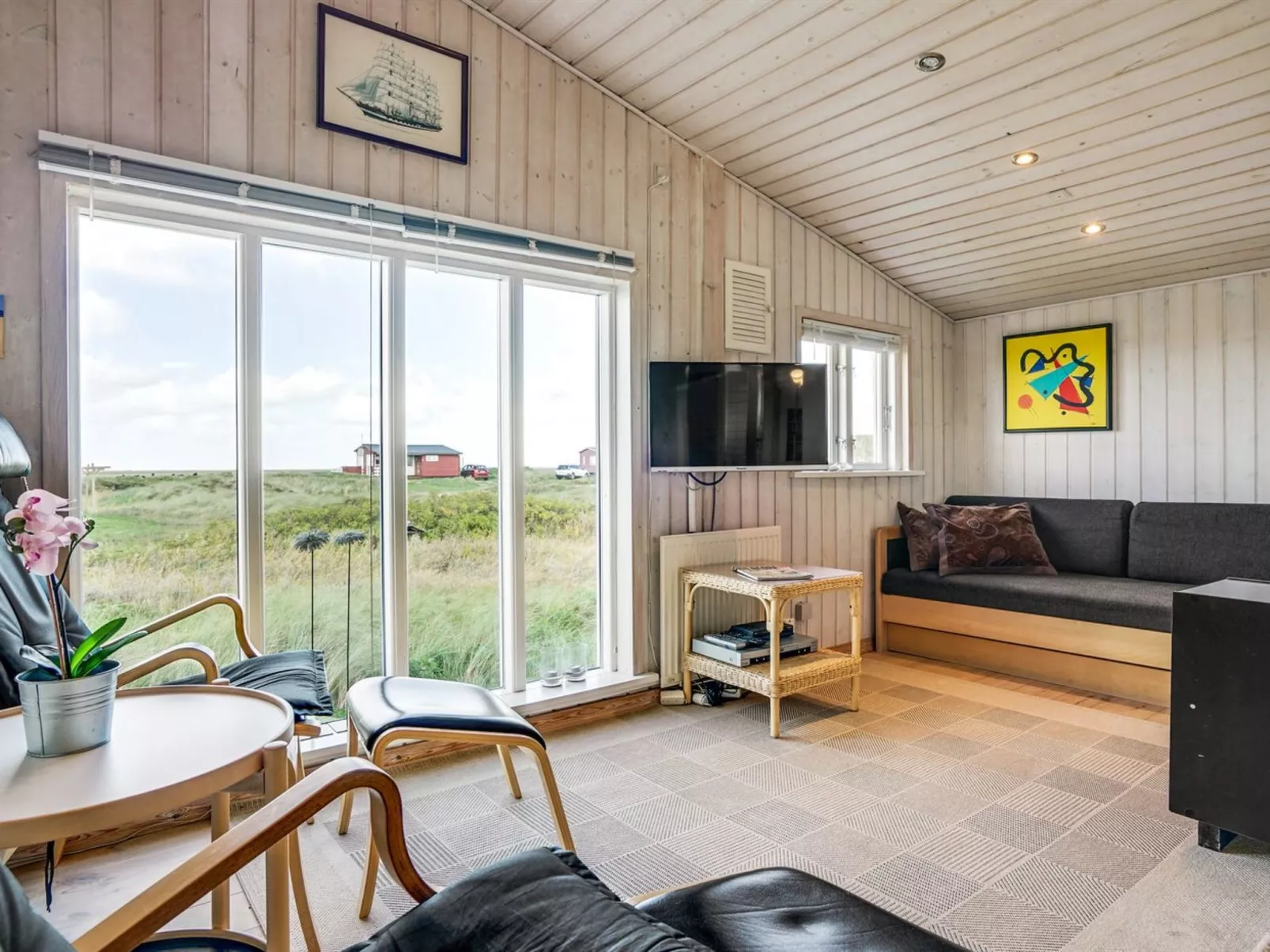 "Mortensen" - 350m from the sea-Binnen