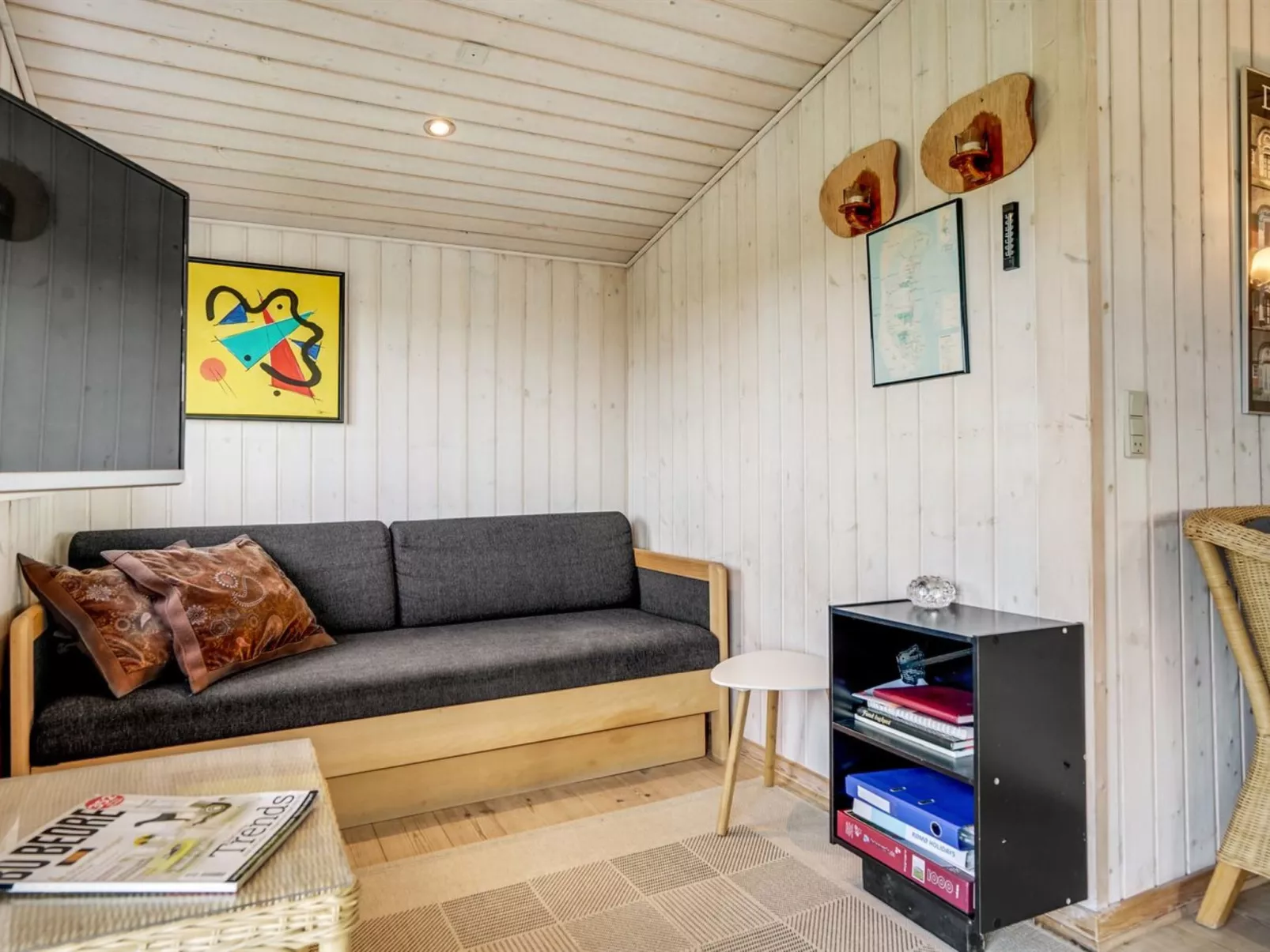 "Mortensen" - 350m from the sea-Binnen