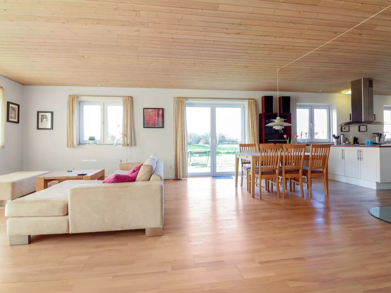 "Ettie" - 6km from the sea