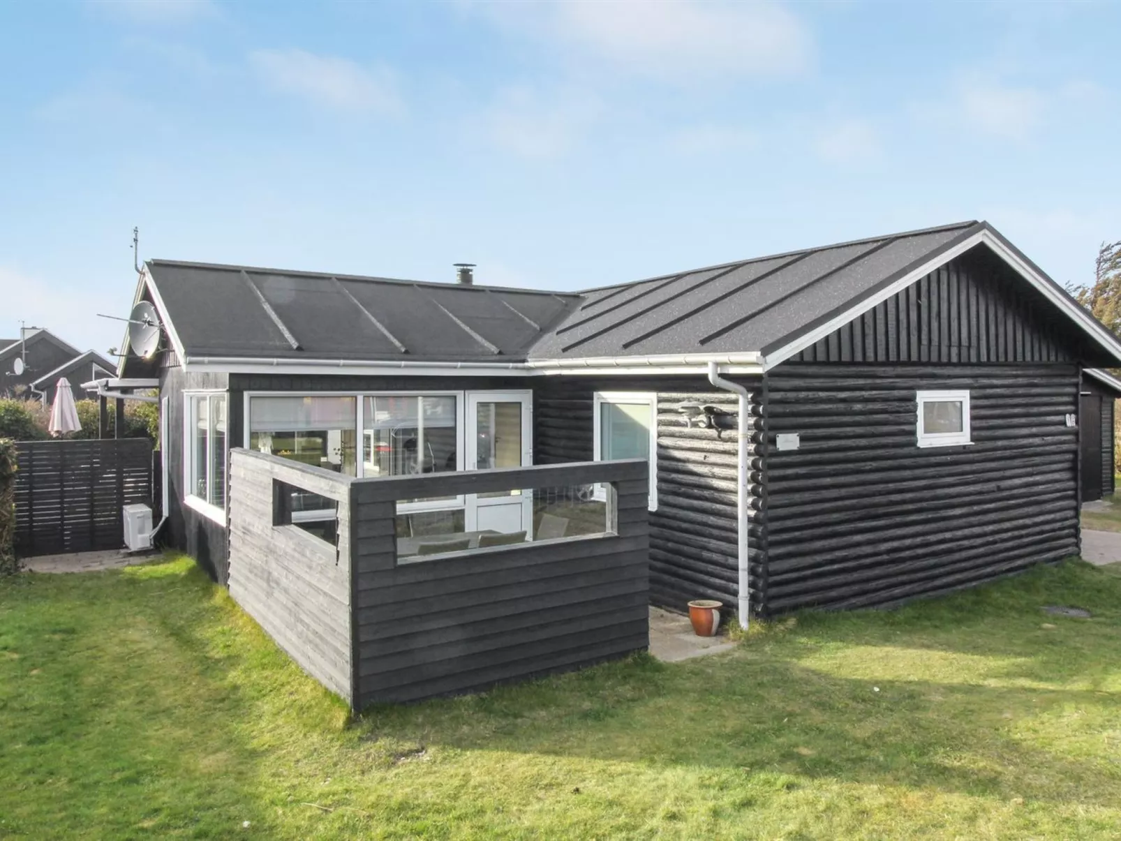 "Jespar" - 300m from the sea-Buiten