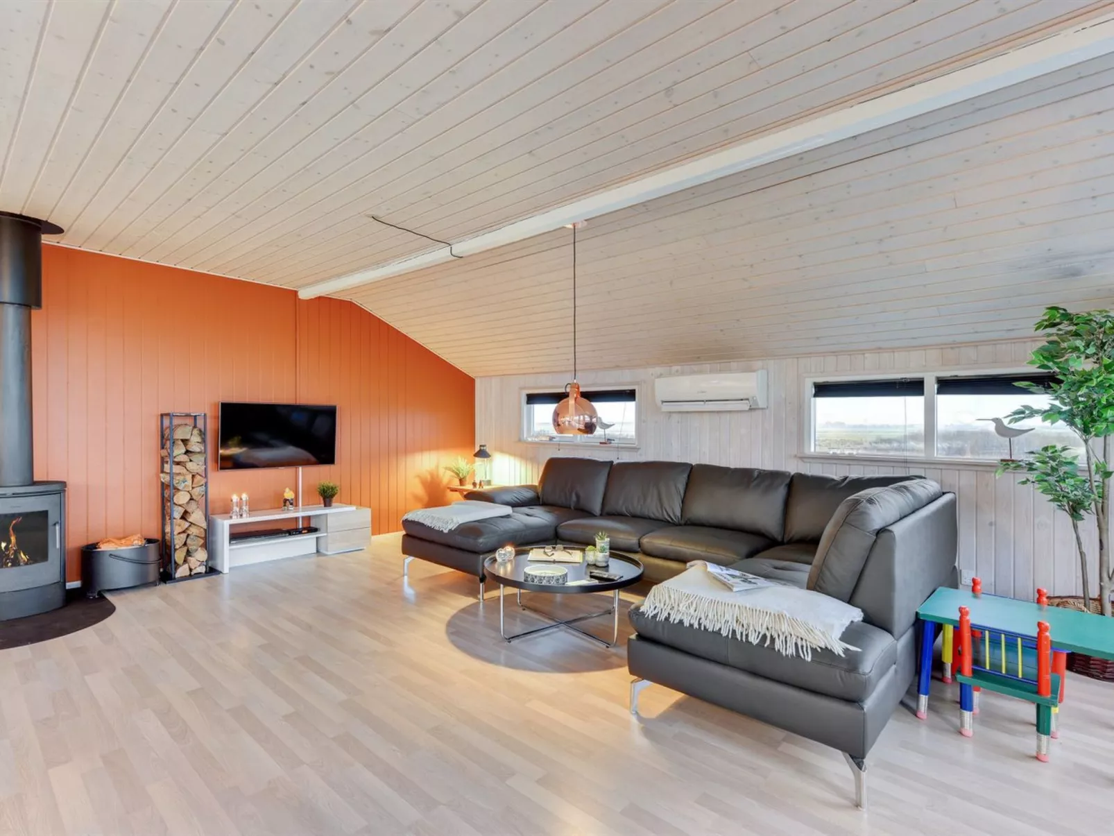"Withger" - 300m from the sea