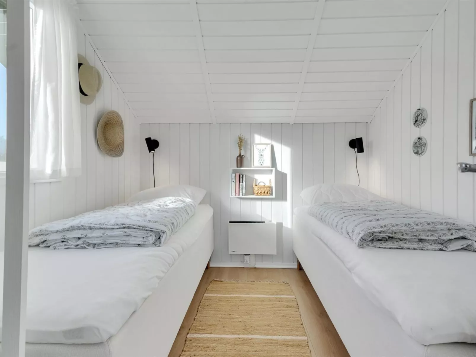 "Adrina" - 175m from the sea-Binnen