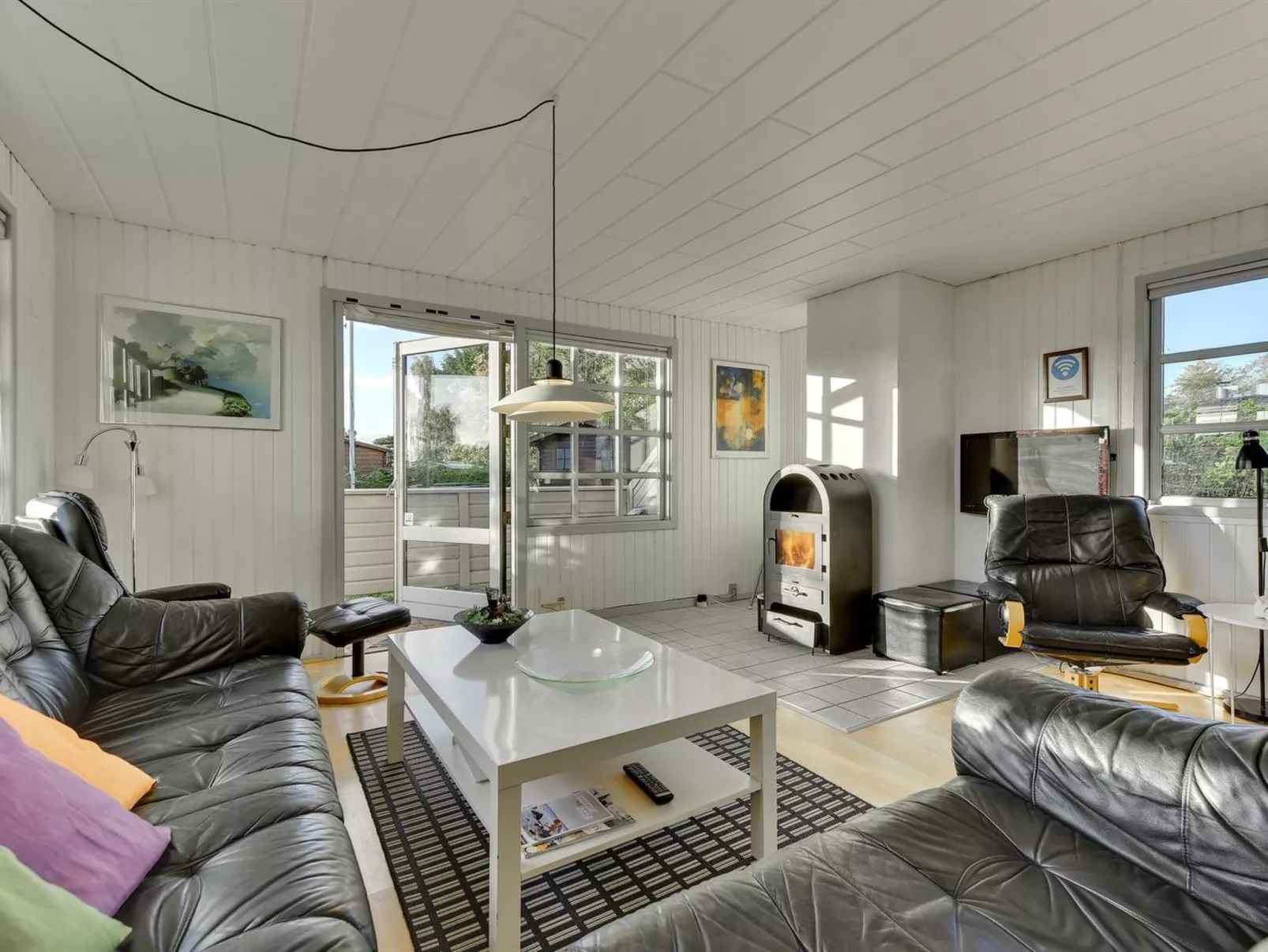 "Haralda" - 300m from the sea-Binnen