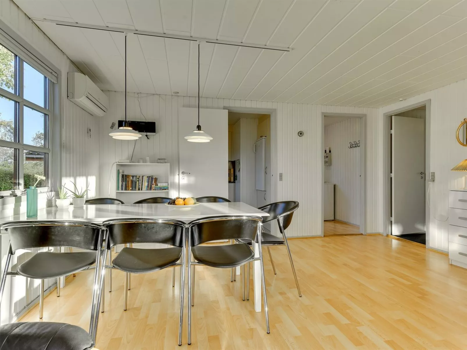 "Haralda" - 300m from the sea-Binnen
