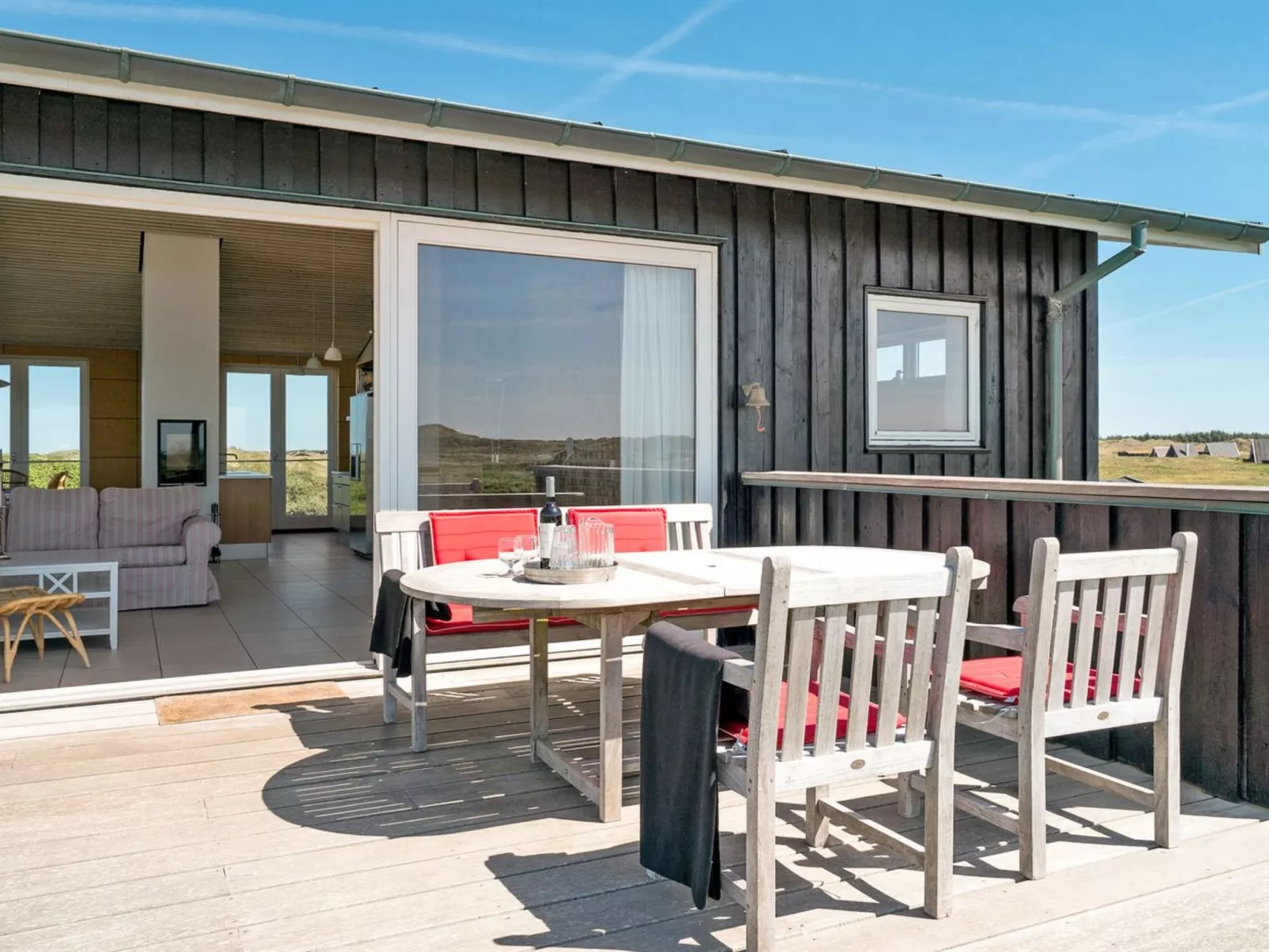 "Tinea" - 50m from the sea-Binnen