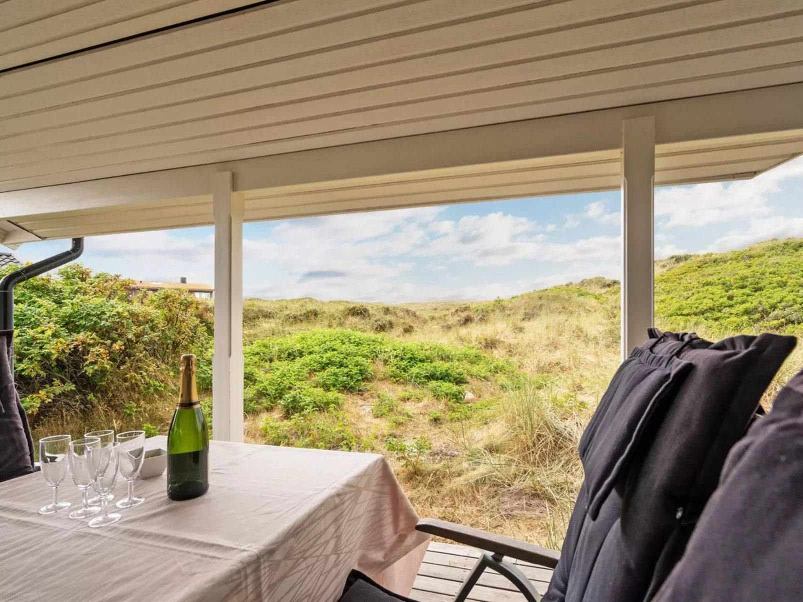 "Aise" - 75m from the sea-Binnen