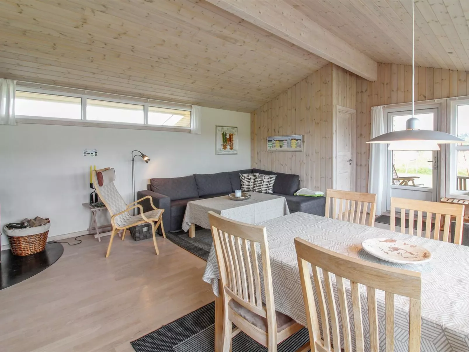 "Adelbert" - 400m from the sea-Binnen
