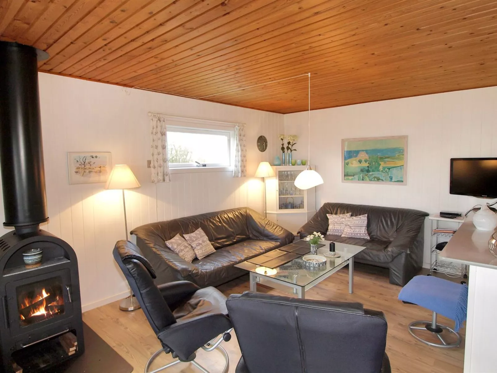 "Bondi" - 150m from the sea-Binnen