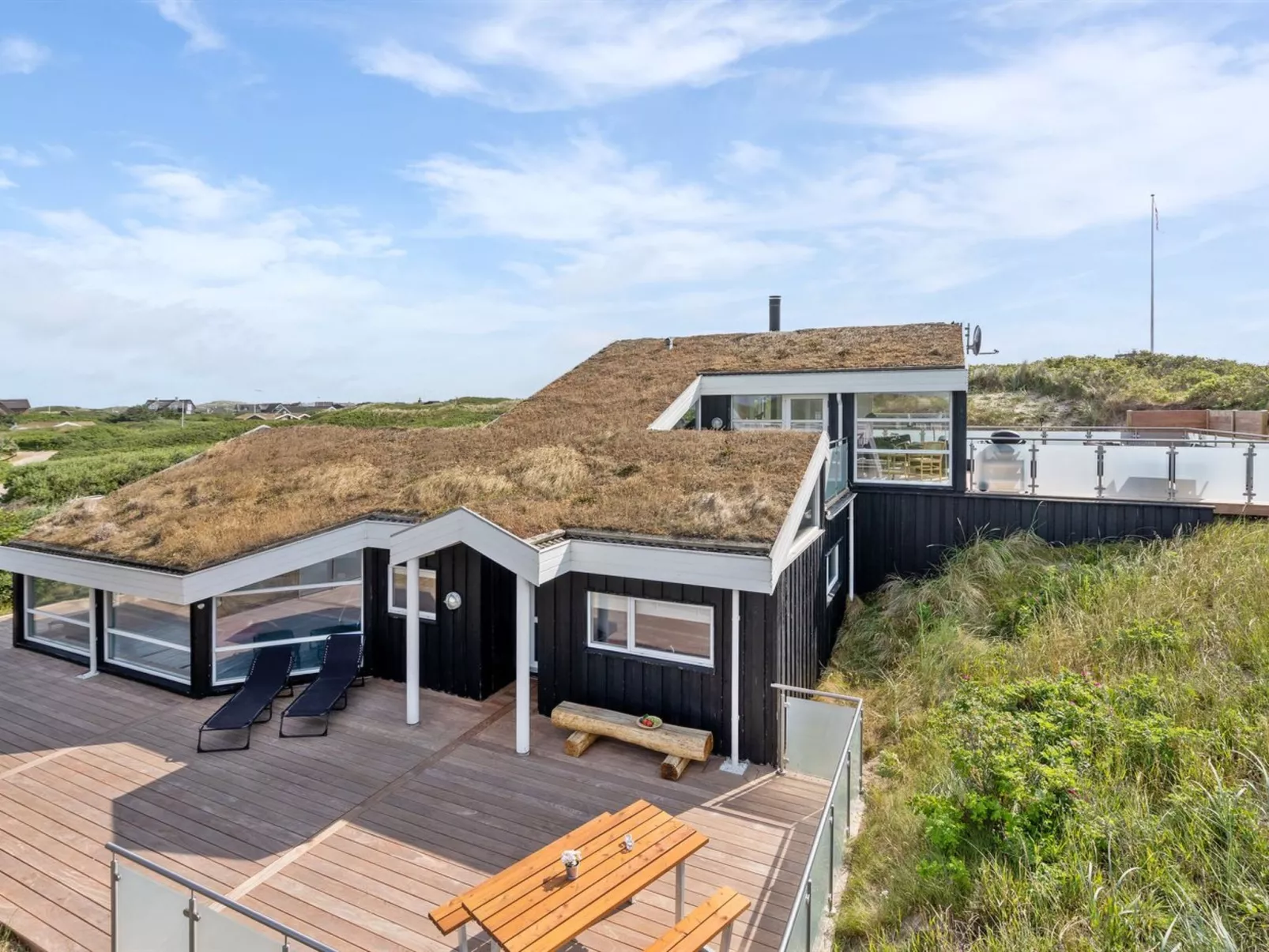 "Swerting" - 230m from the sea-Buiten