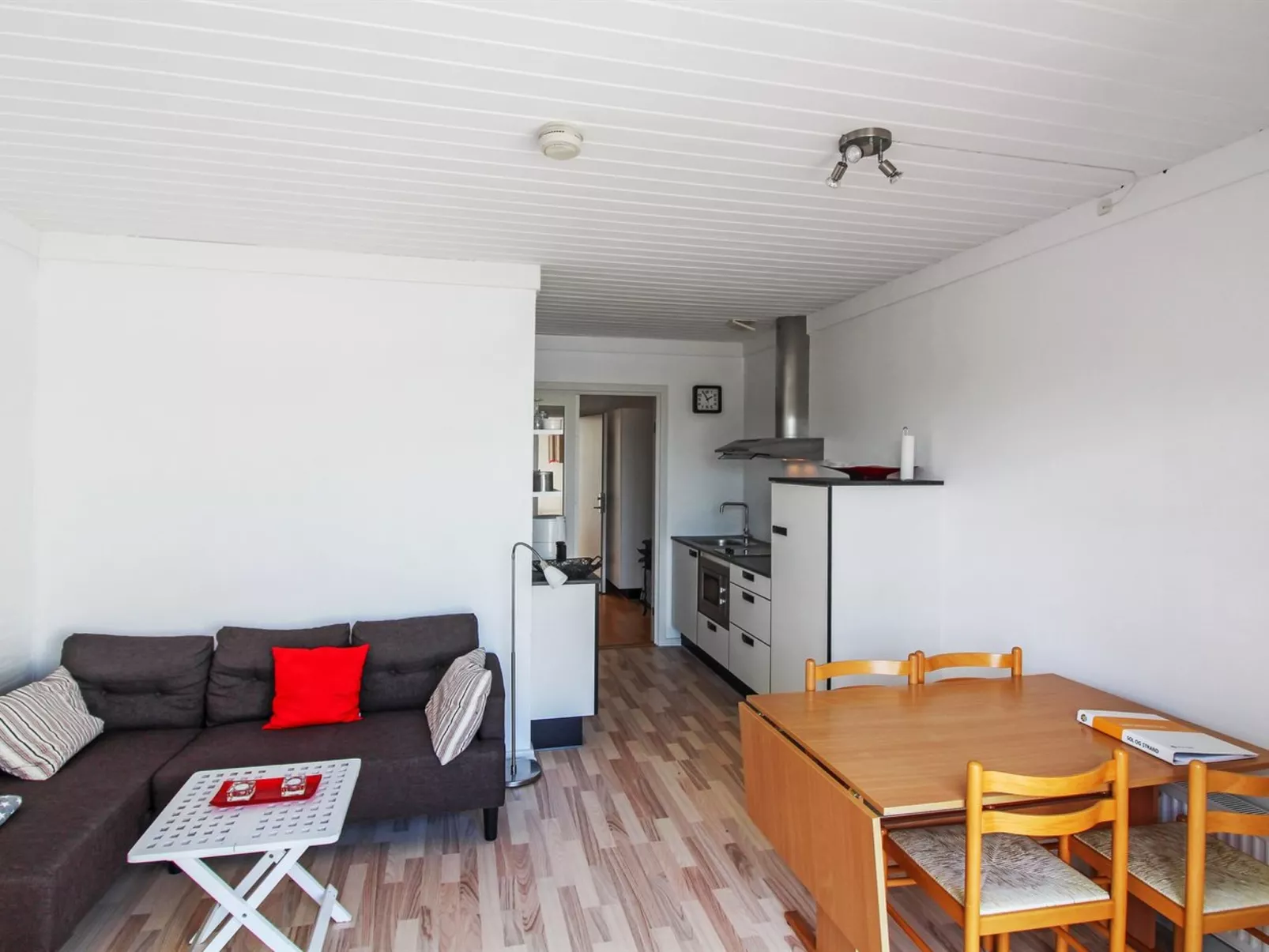 "Valio" - 6km from the sea-Binnen