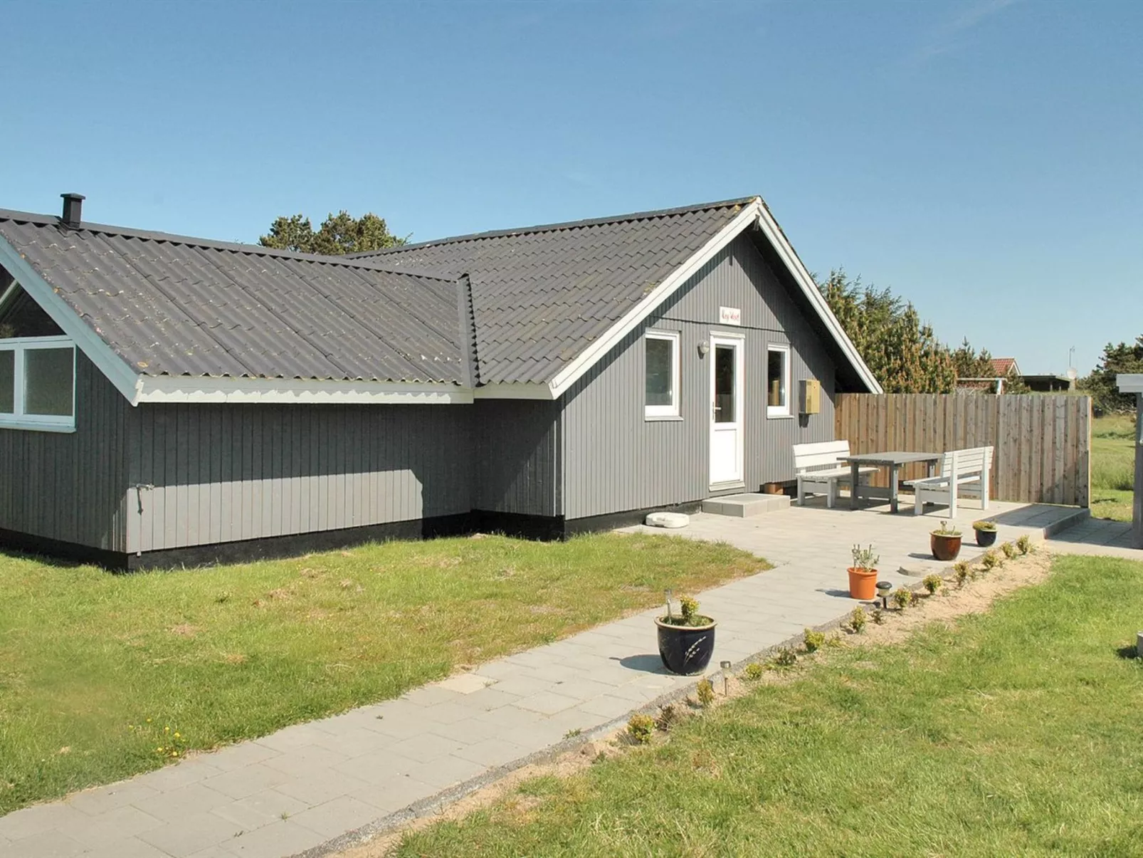 "Solvejk" - 800m from the sea-Buiten