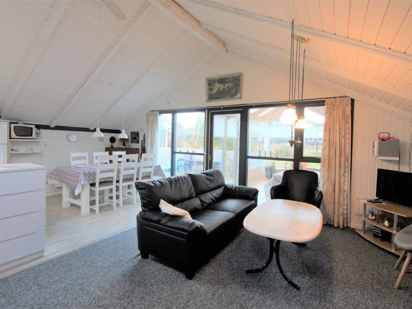 "Solvejk" - 800m from the sea-Binnen