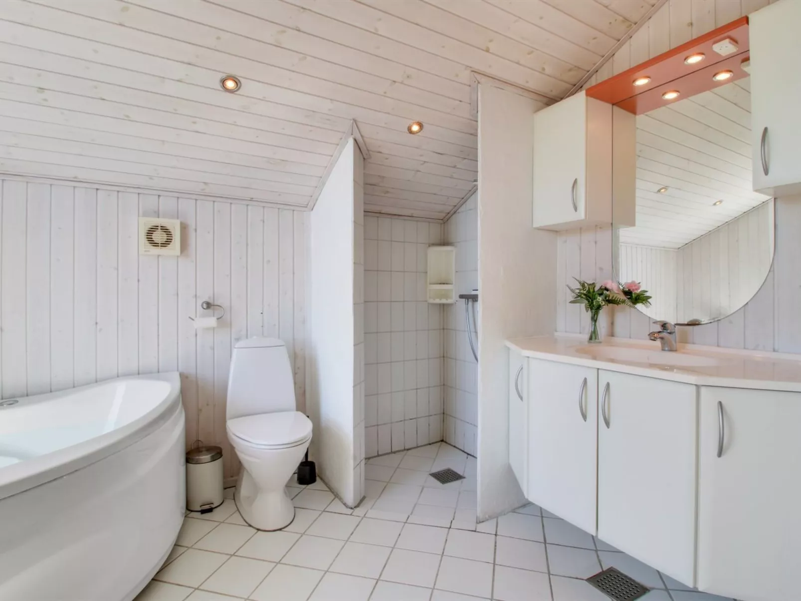 "Edmer" - 50m from the sea-Binnen