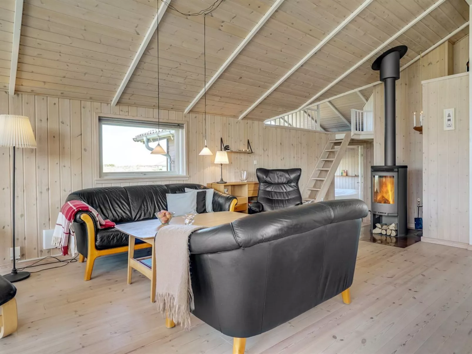 "Horsten" - 350m from the sea-Binnen