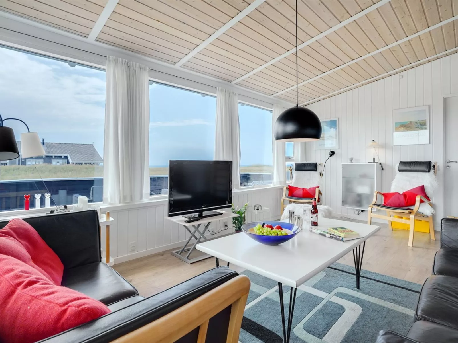 "Dyri" - 75m from the sea-Binnen