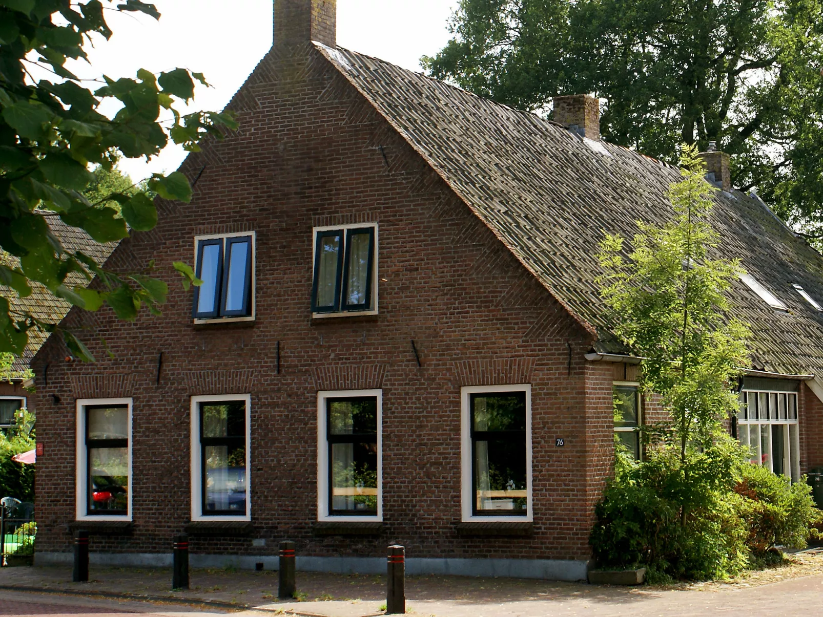 Onder De Eiken-Image-tags.outside