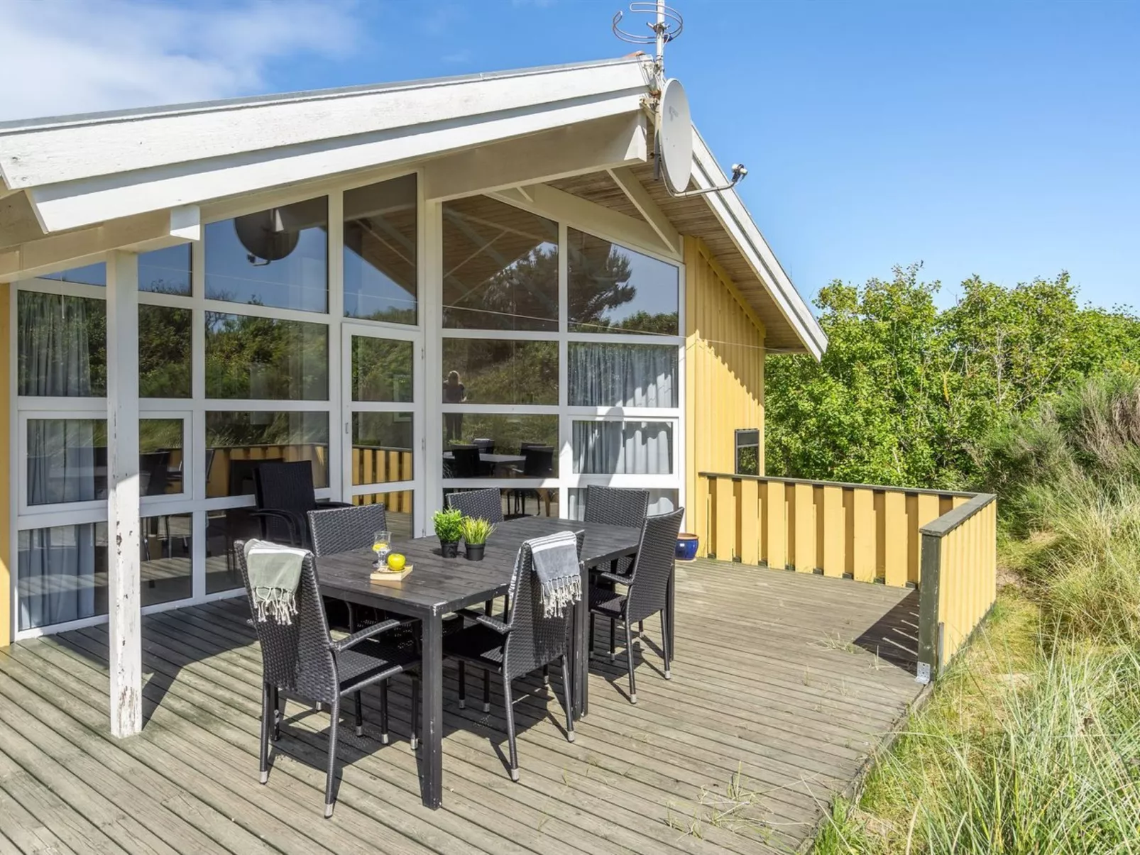 "Midja" - 800m from the sea-Buiten