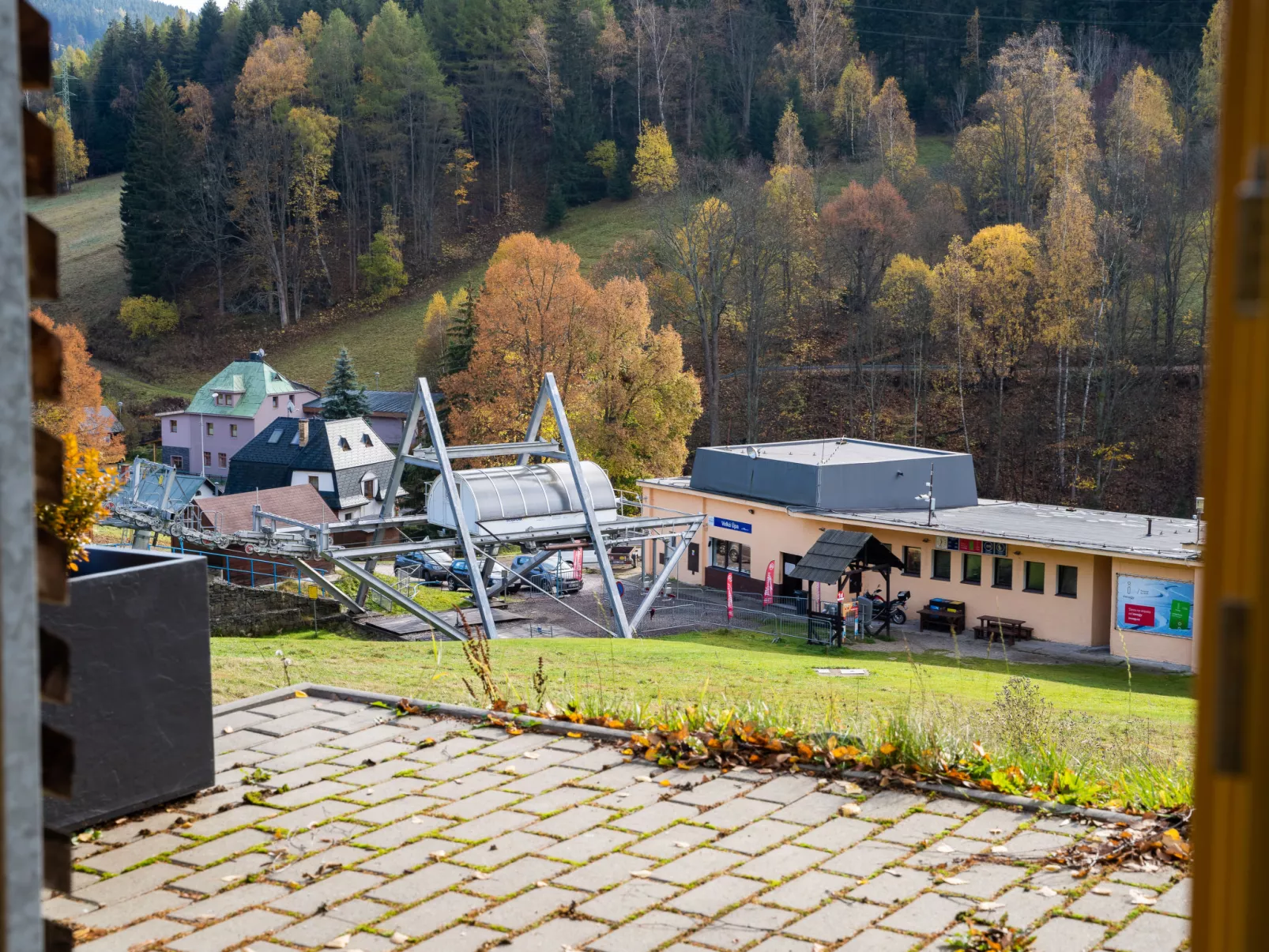 Ski-In Ski-Out Mountain Duplex Portášky3-Buiten