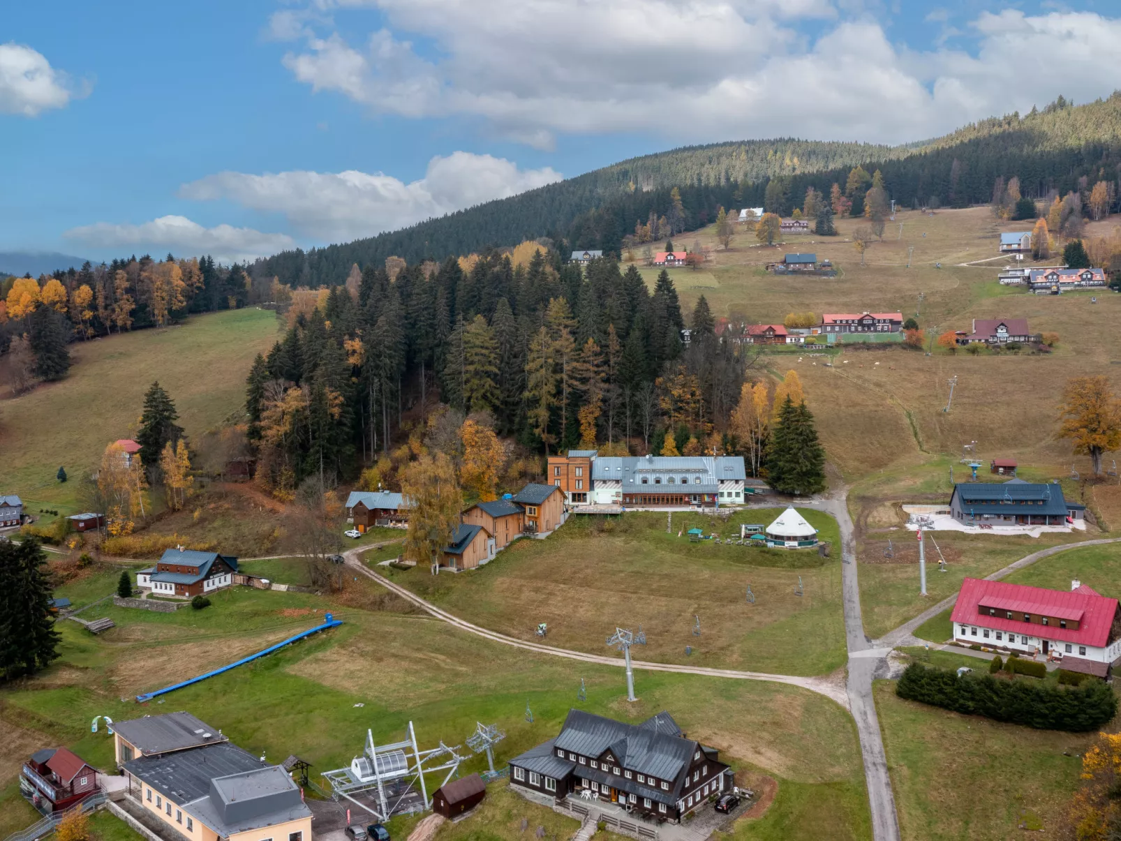 Ski-In Ski-Out Mountain Duplex Portášky3-Buiten