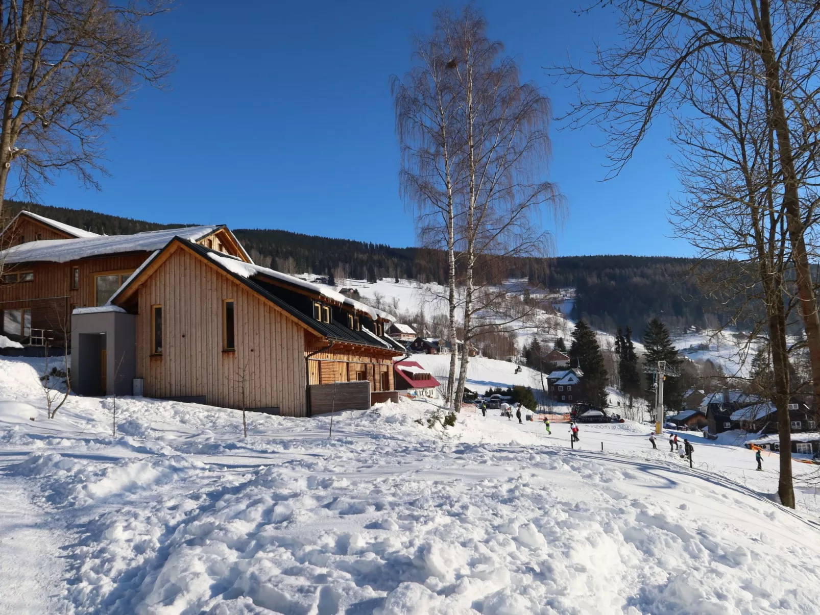 Ski-In Ski-Out Mountain Duplex Portášky3-Buiten