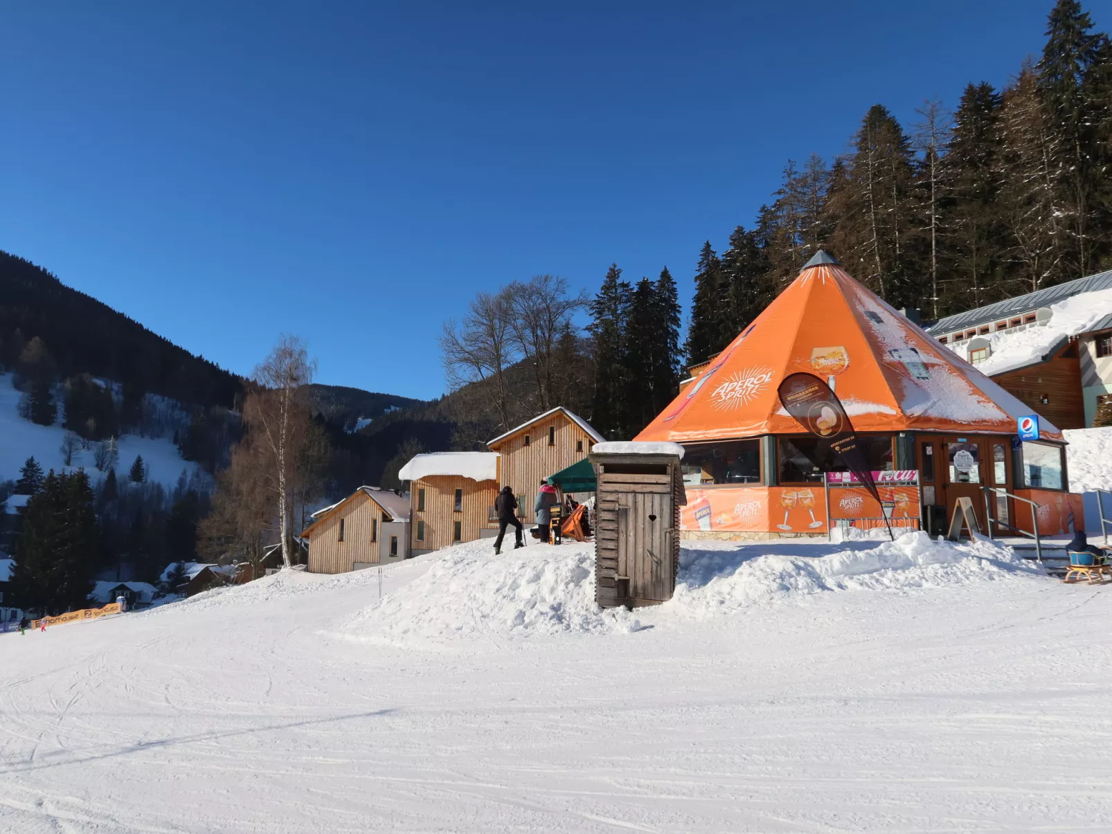 Ski-In Ski-Out Mountain Duplex Portášky3-Buiten