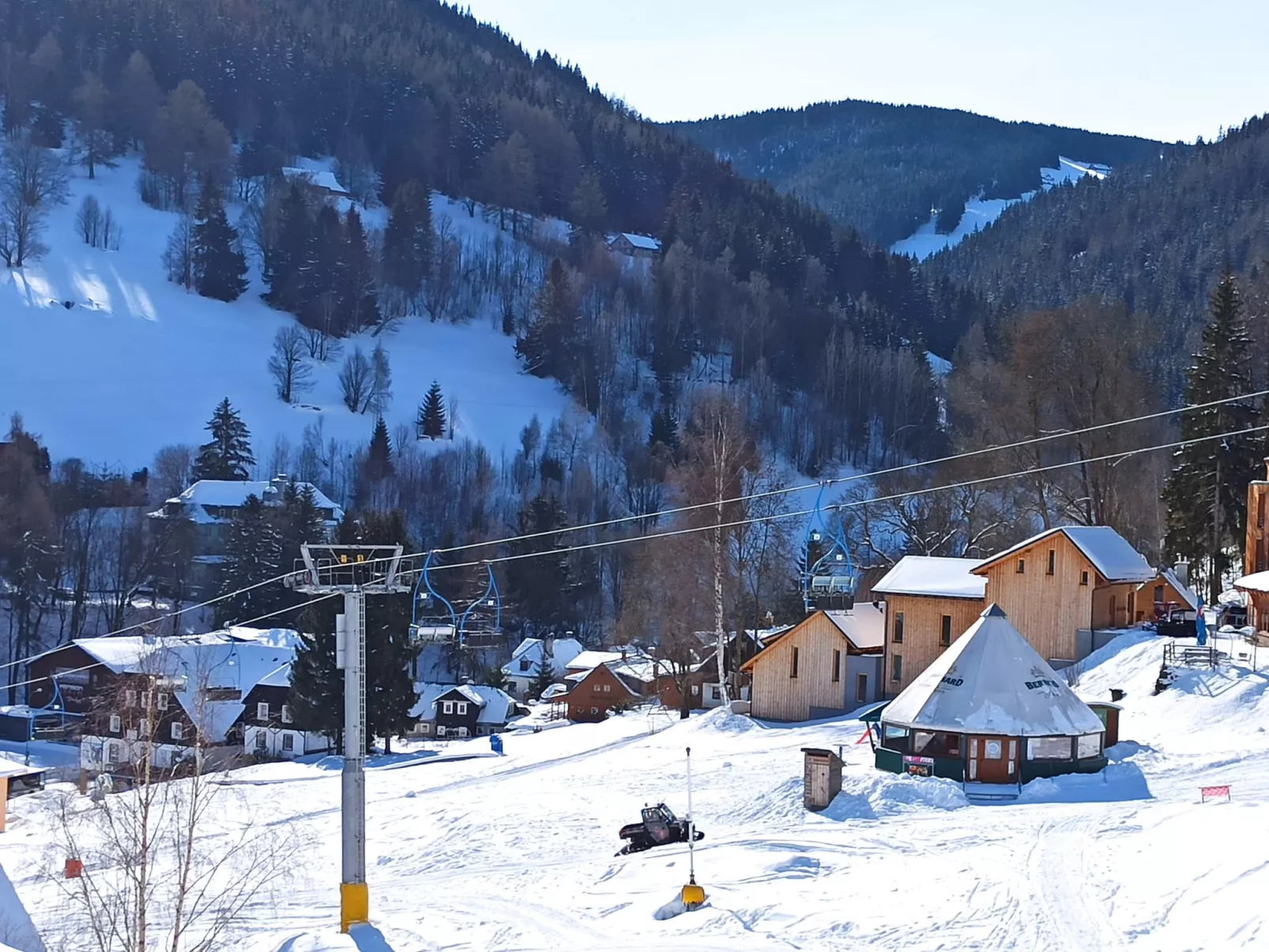Ski-In Ski-Out Mountain Duplex Portášky3-Buiten