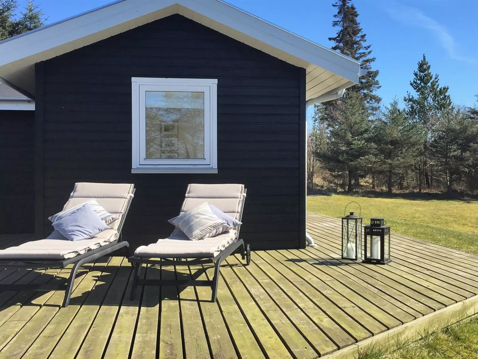 "Bylgja" - 1.7km from the sea-Buiten