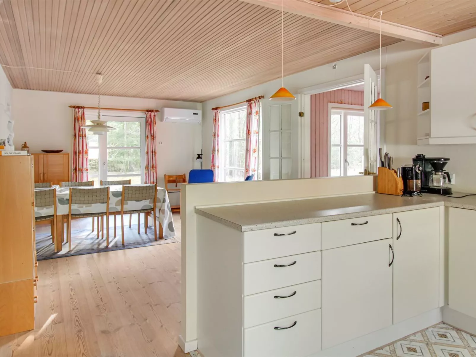 "Majken" - 300m from the sea-Binnen