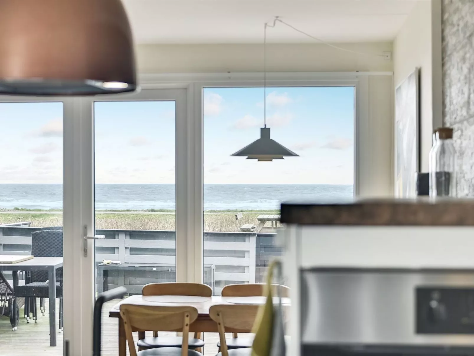 "Vincent" - 10m from the sea-Binnen