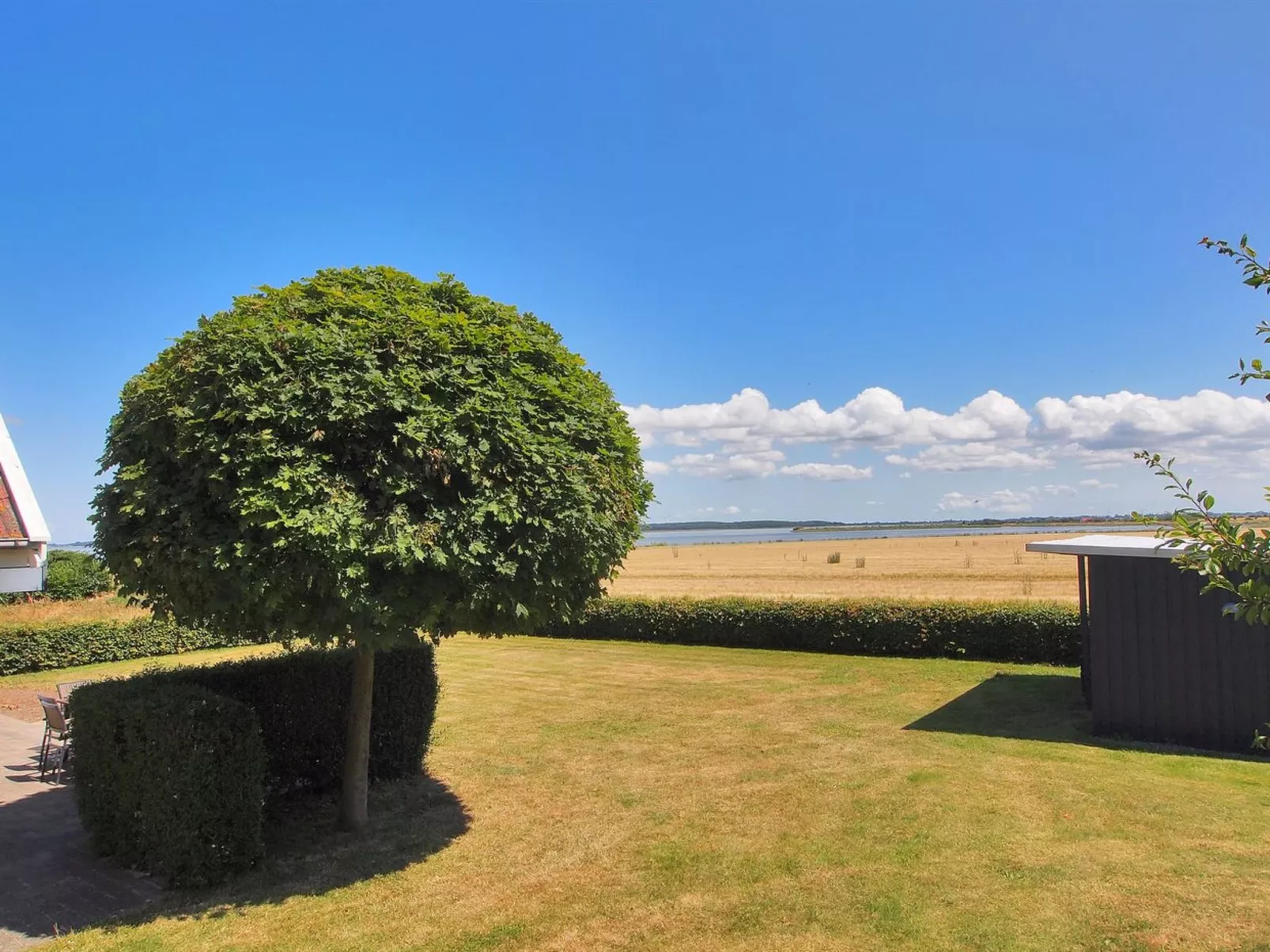 "Spase" - 250m to the inlet-Buiten