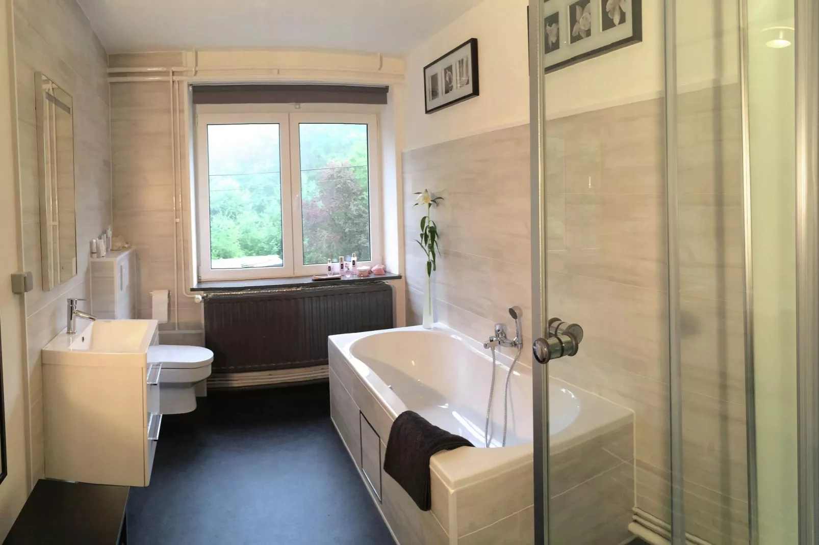 Ardennen Landgoed Le Herou-Badkamer