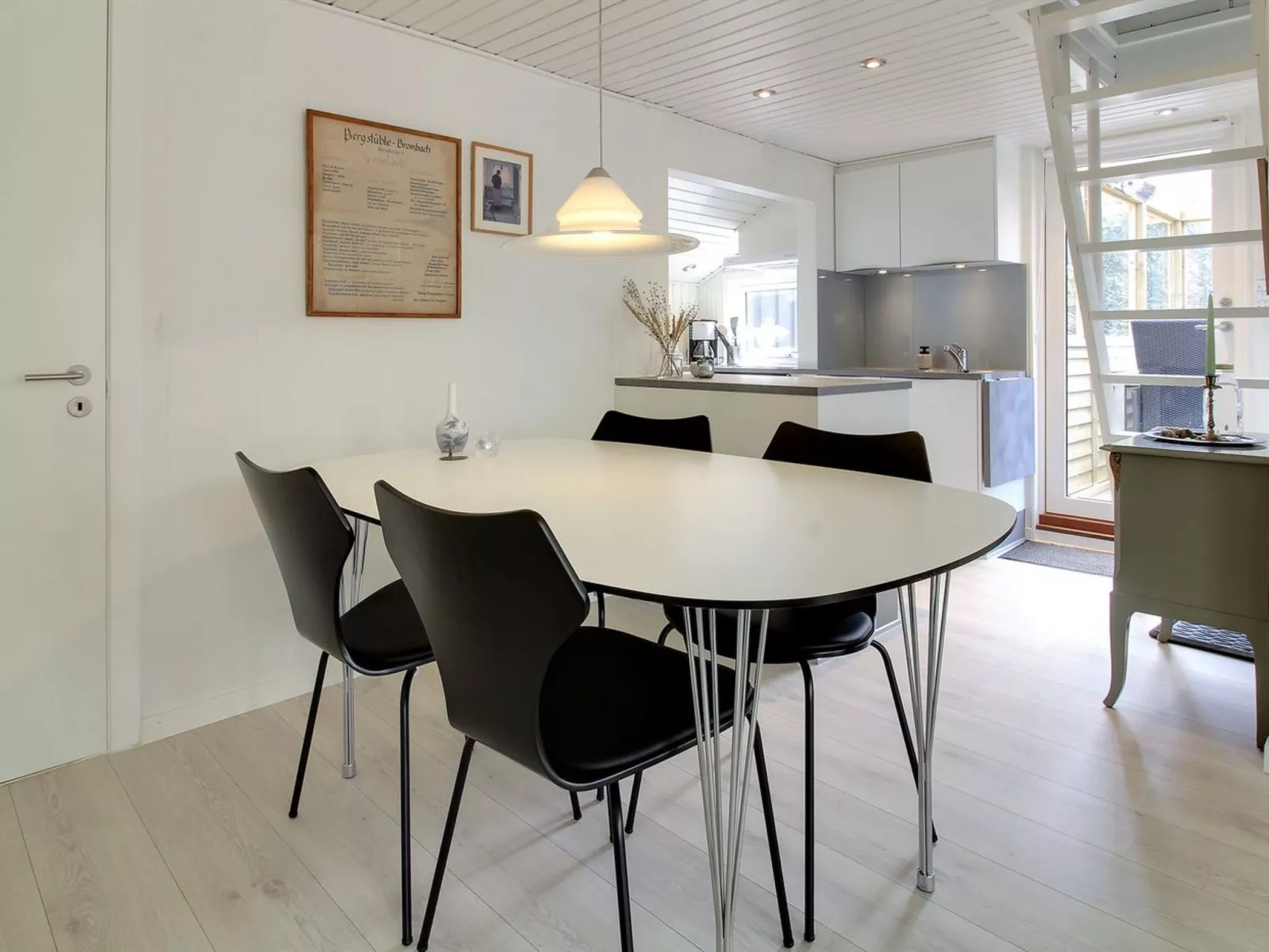 "Eliene" - 500m from the sea-Binnen