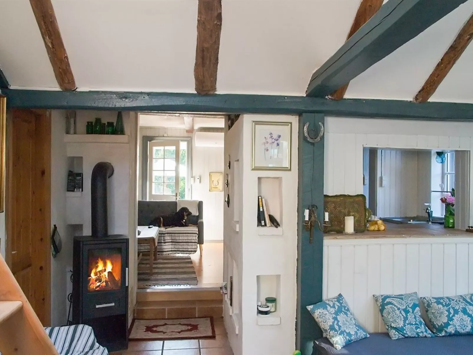 "Laurine" - 2.7km from the sea-Binnen