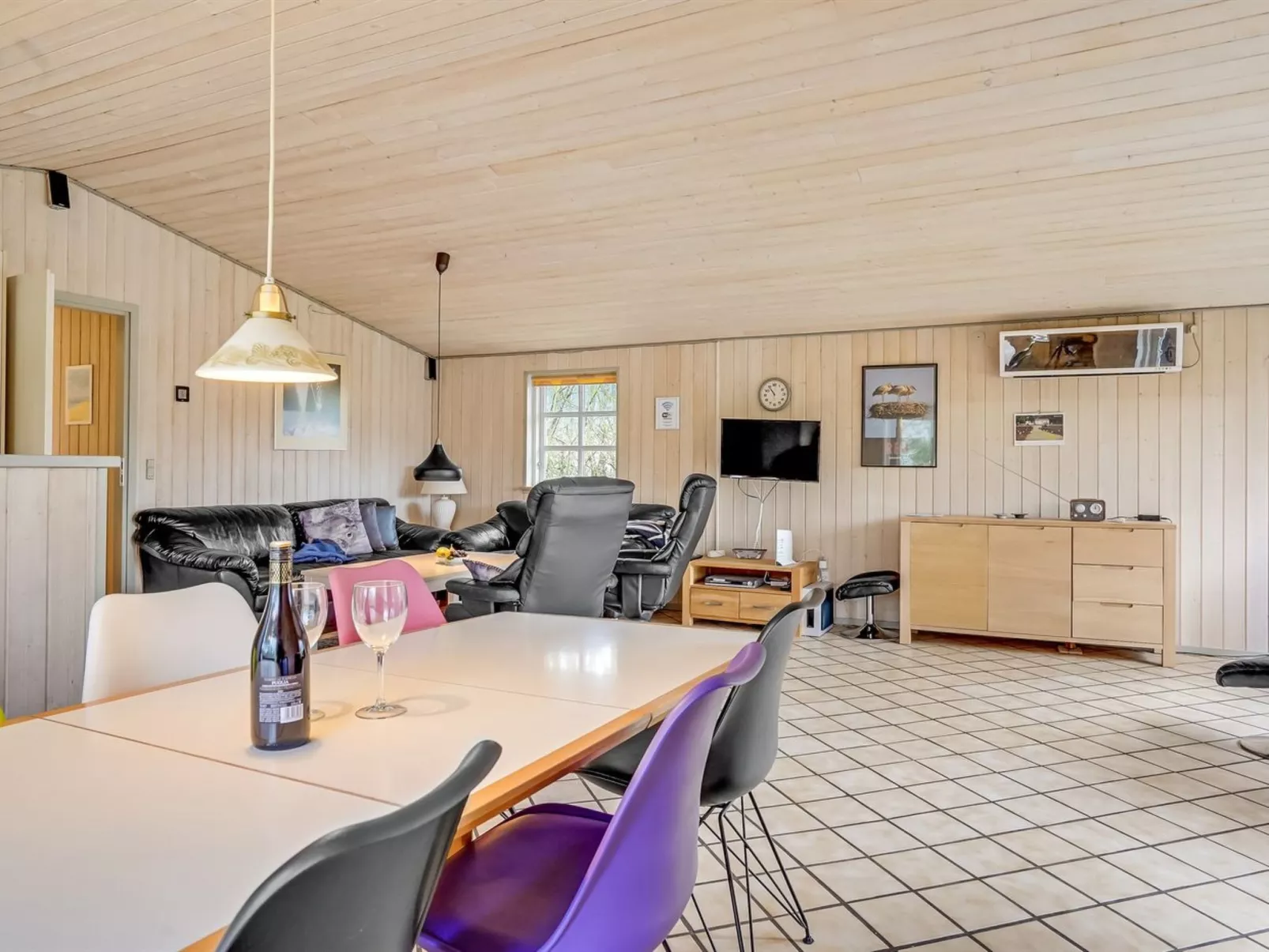"Joonatan" - 30km from the sea-Binnen