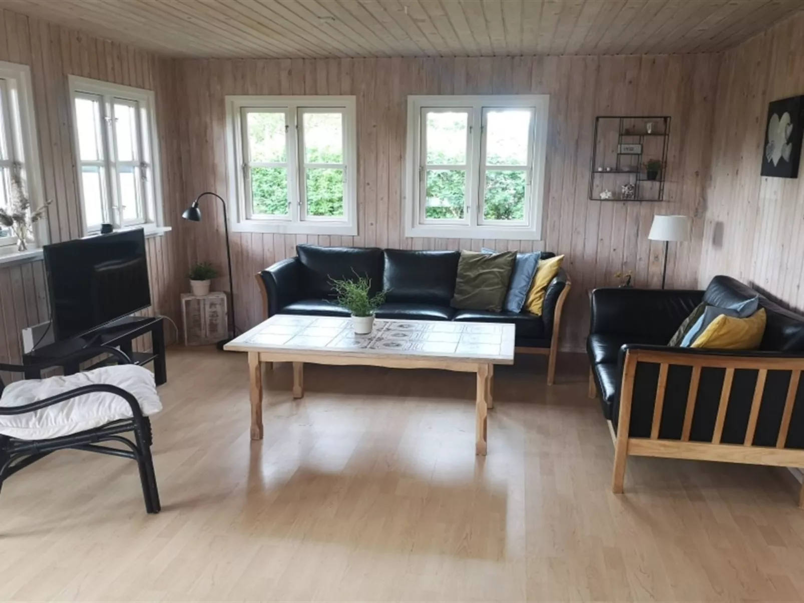 "Amdi" - 100m from the sea-Binnen