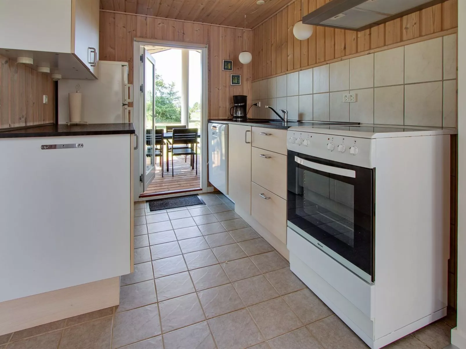 "Eilert" - 250m from the sea-Binnen