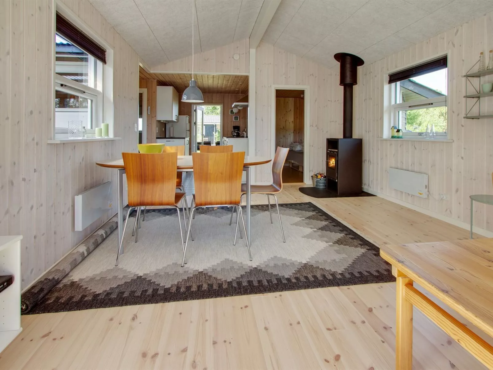 "Eilert" - 250m from the sea-Binnen