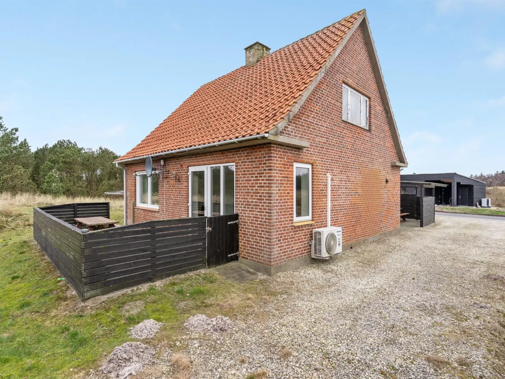 "Vappu" - 400m to the inlet-Buiten