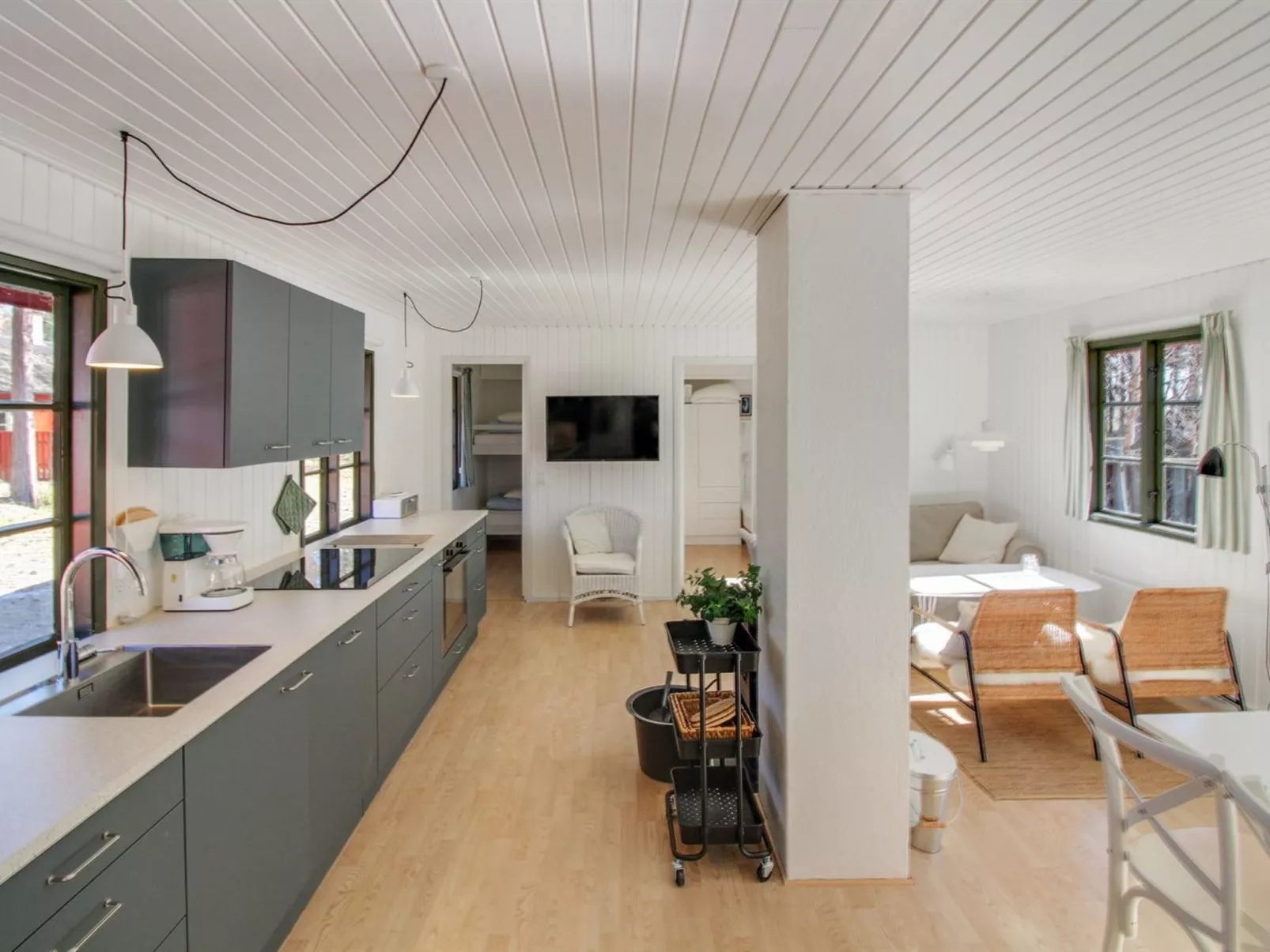 "Jale" - 50m from the sea-Binnen